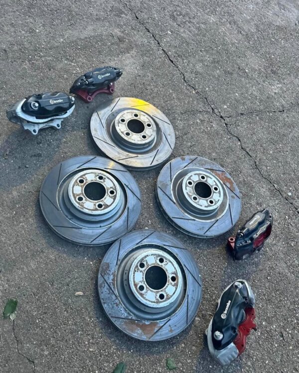 Brembo 4 Piston Calipers And Rotors For A Dodge Charger or Challenger