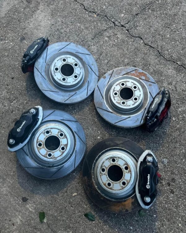 Brembo 4 Piston Calipers And Rotors For A Dodge Charger or Challenger - Image 2