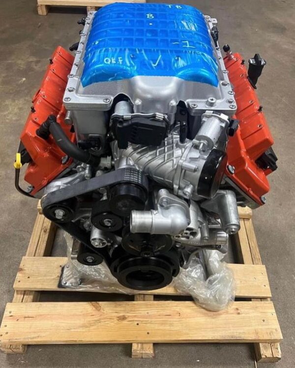 New Hemi Hellcat Engine. complete brand new crate engine. Mopar Accessories Hellcrate 6.2L Supercharged Gen III HEMI Engine - Image 2