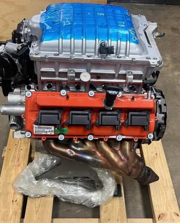 New Hemi Hellcat Engine. complete brand new crate engine. Mopar Accessories Hellcrate 6.2L Supercharged Gen III HEMI Engine - Image 4